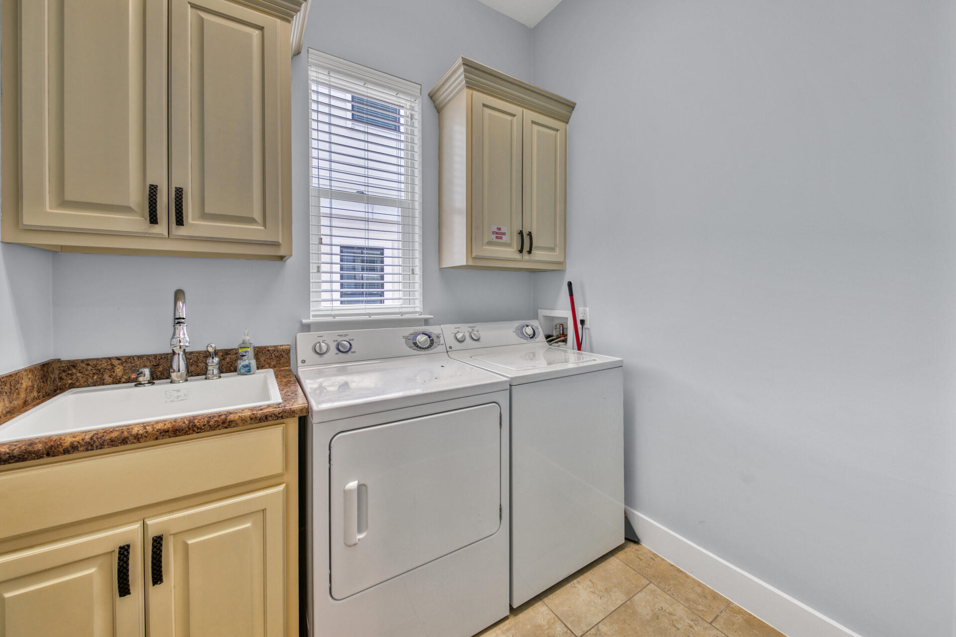 POMPANO PLACE - Residential
