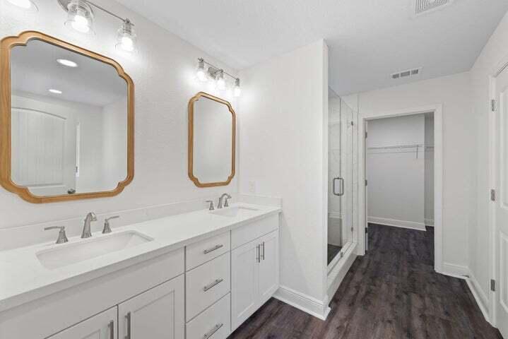 CREETWOOD PLACE - Residential