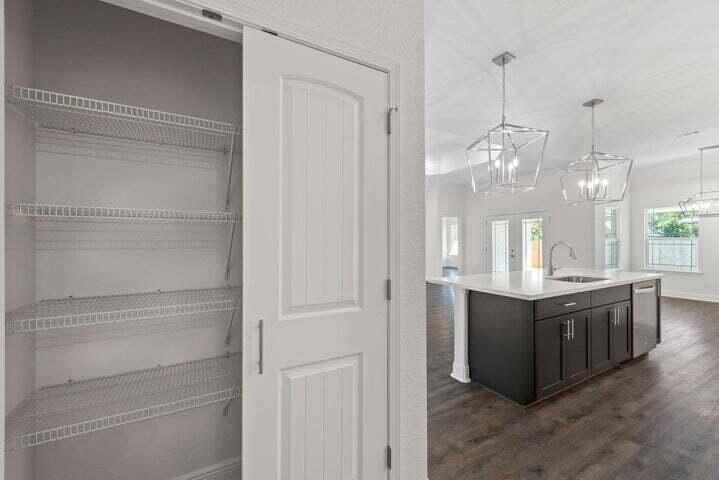 CREETWOOD PLACE - Residential