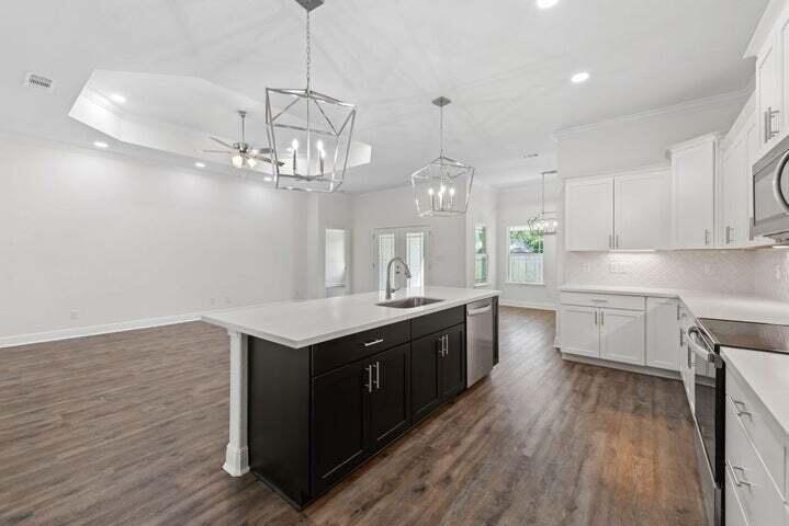 CREETWOOD PLACE - Residential
