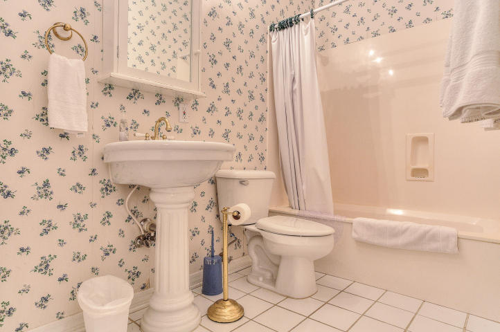 CALYPSO POINTE - Residential Lease