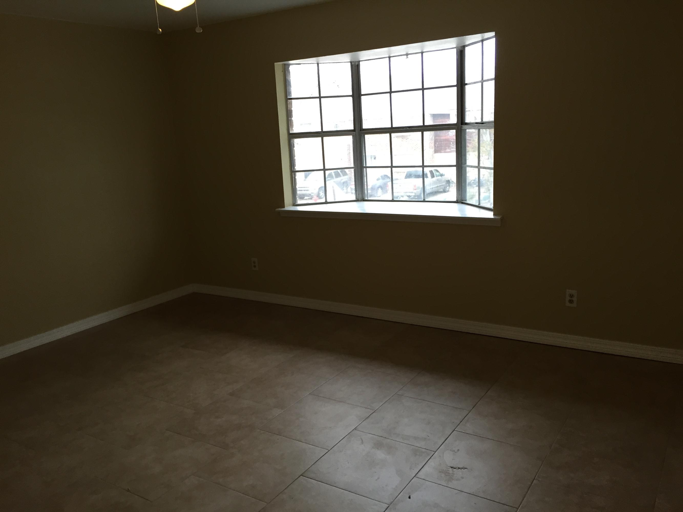 VALENCIA ARMS - Residential