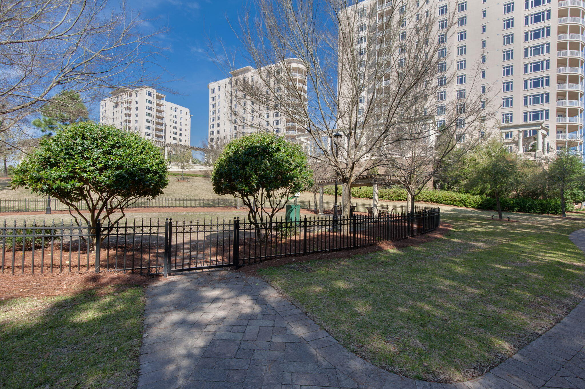 ONE WATER PLACE - Residential