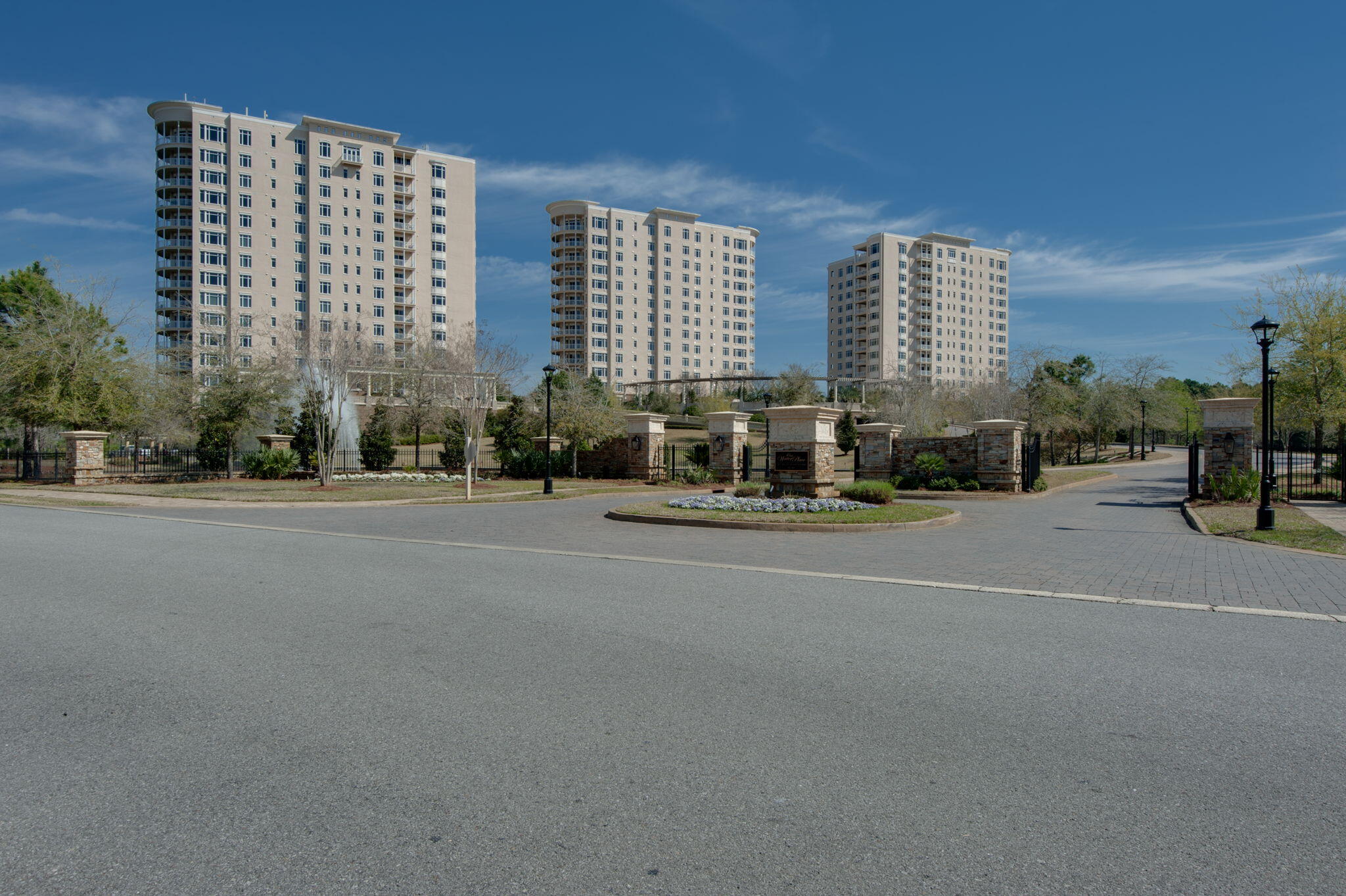 ONE WATER PLACE - Residential