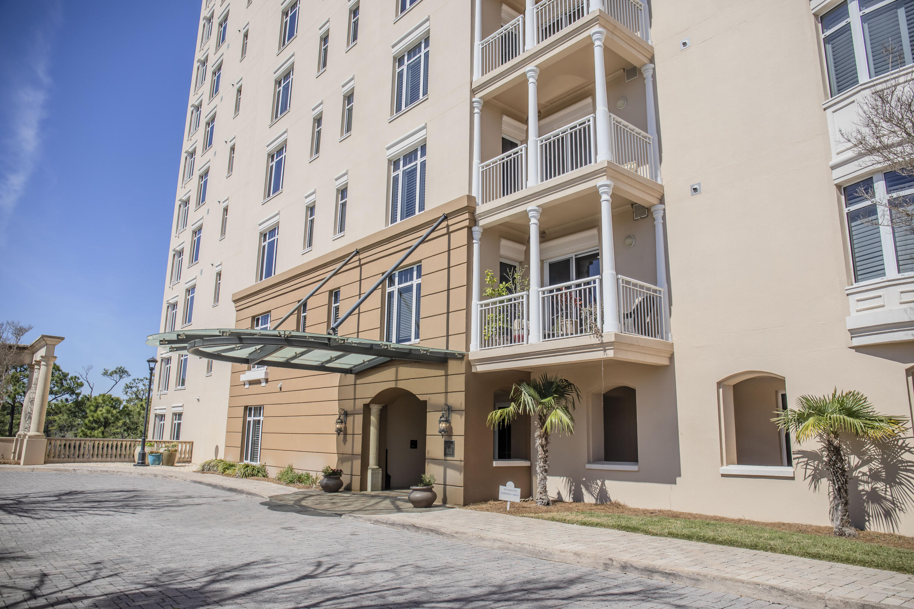 ONE WATER PLACE - Residential