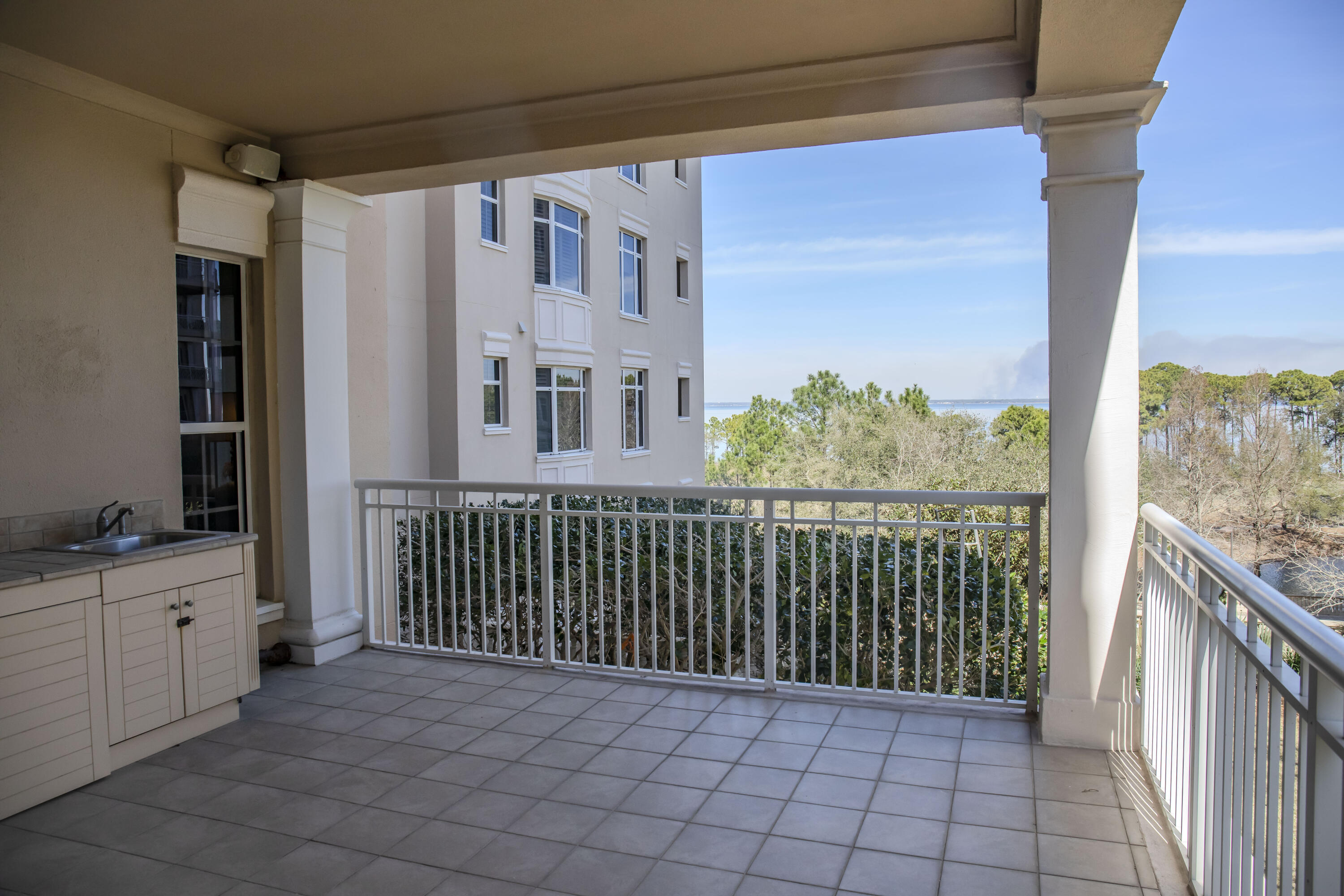 ONE WATER PLACE - Residential