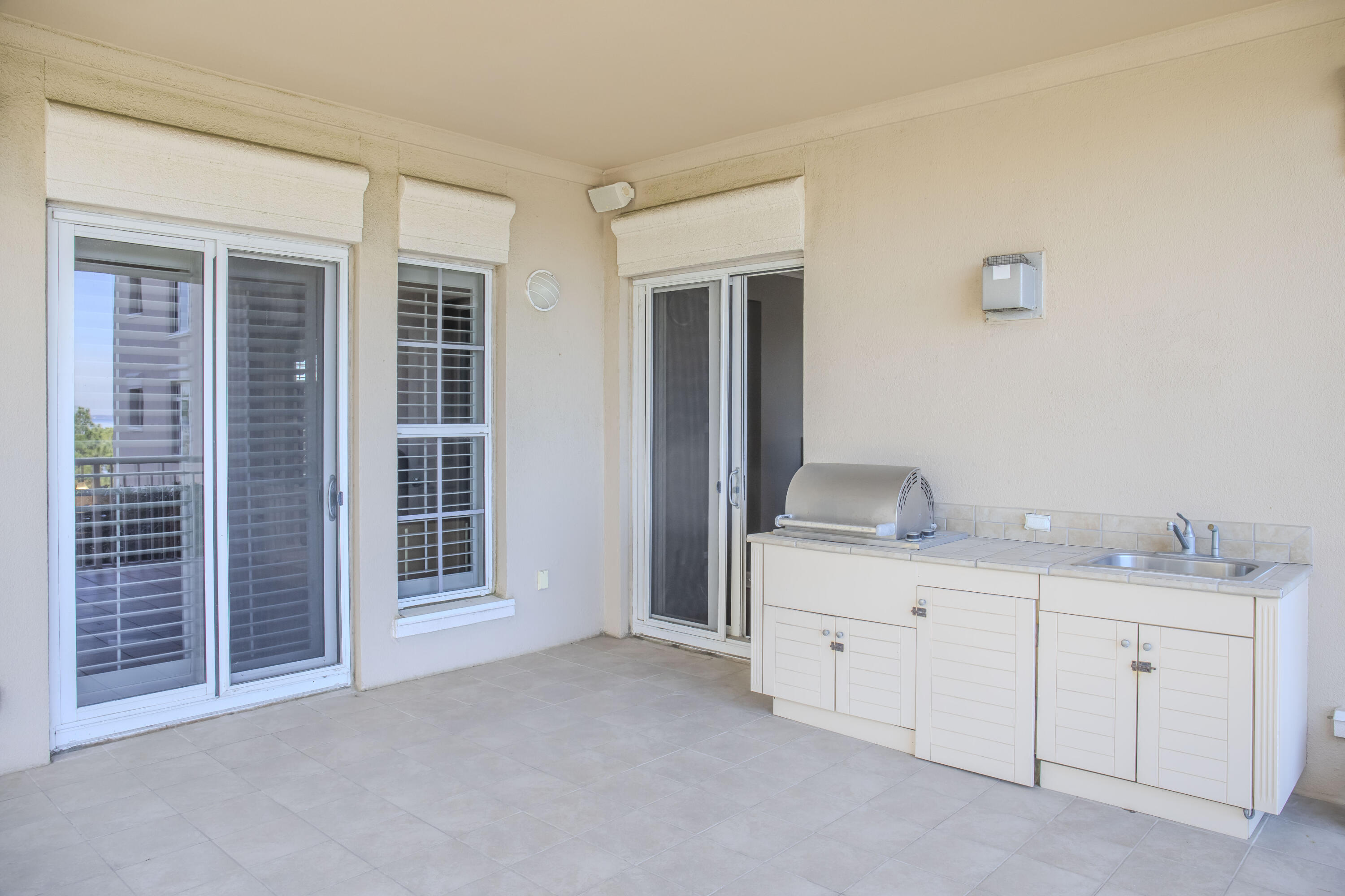 ONE WATER PLACE - Residential