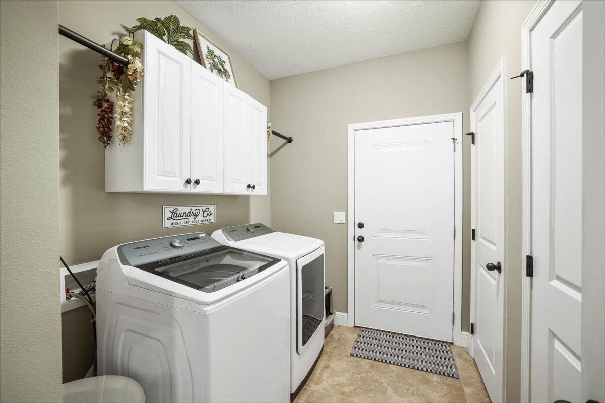 OAKRIDGE PLACE S/D LOT 2 - Residential