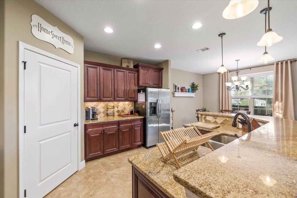 OAKRIDGE PLACE S/D LOT 2 - Residential