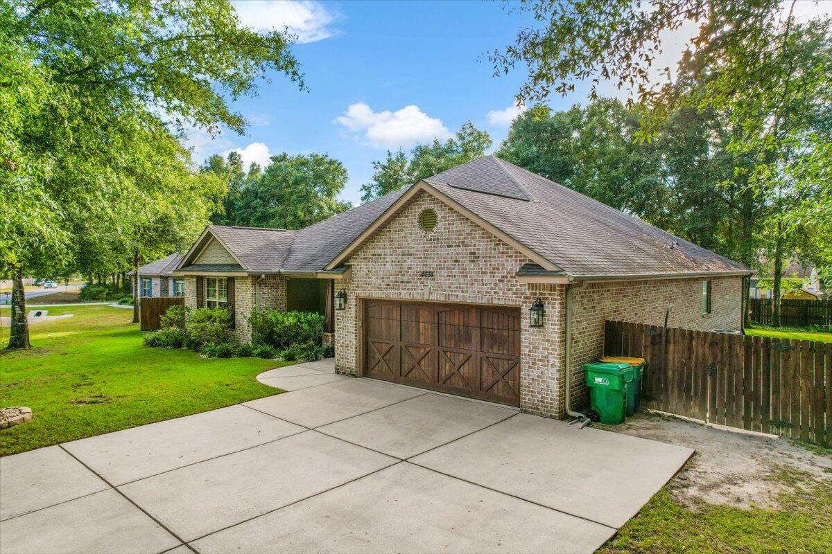 OAKRIDGE PLACE S/D LOT 2 - Residential