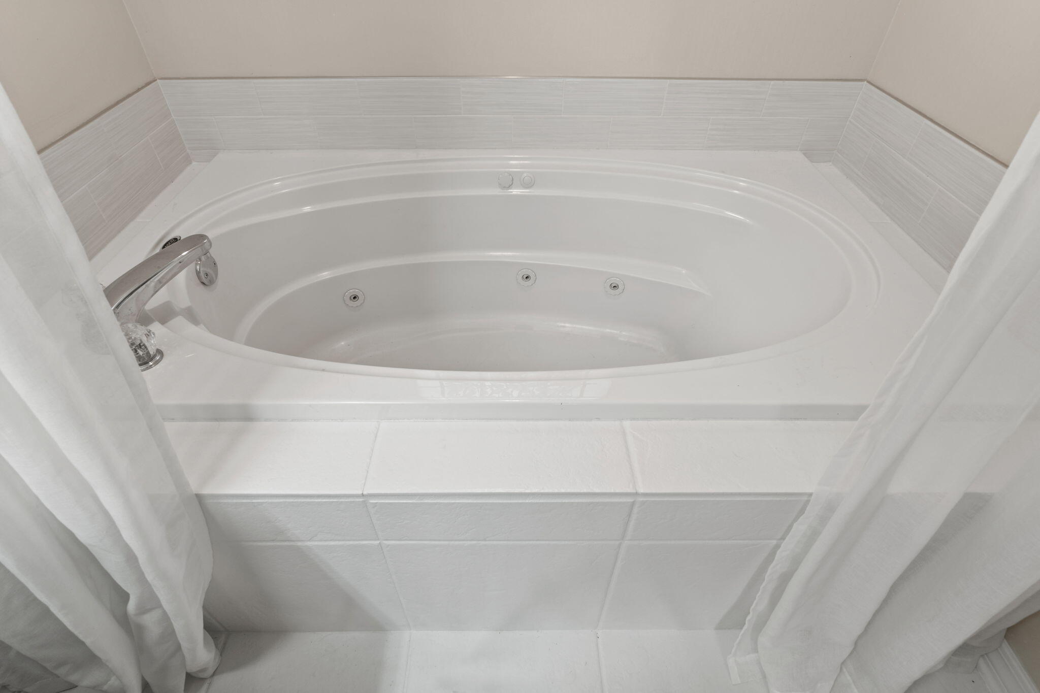 BERNATH PLACE THE - Residential