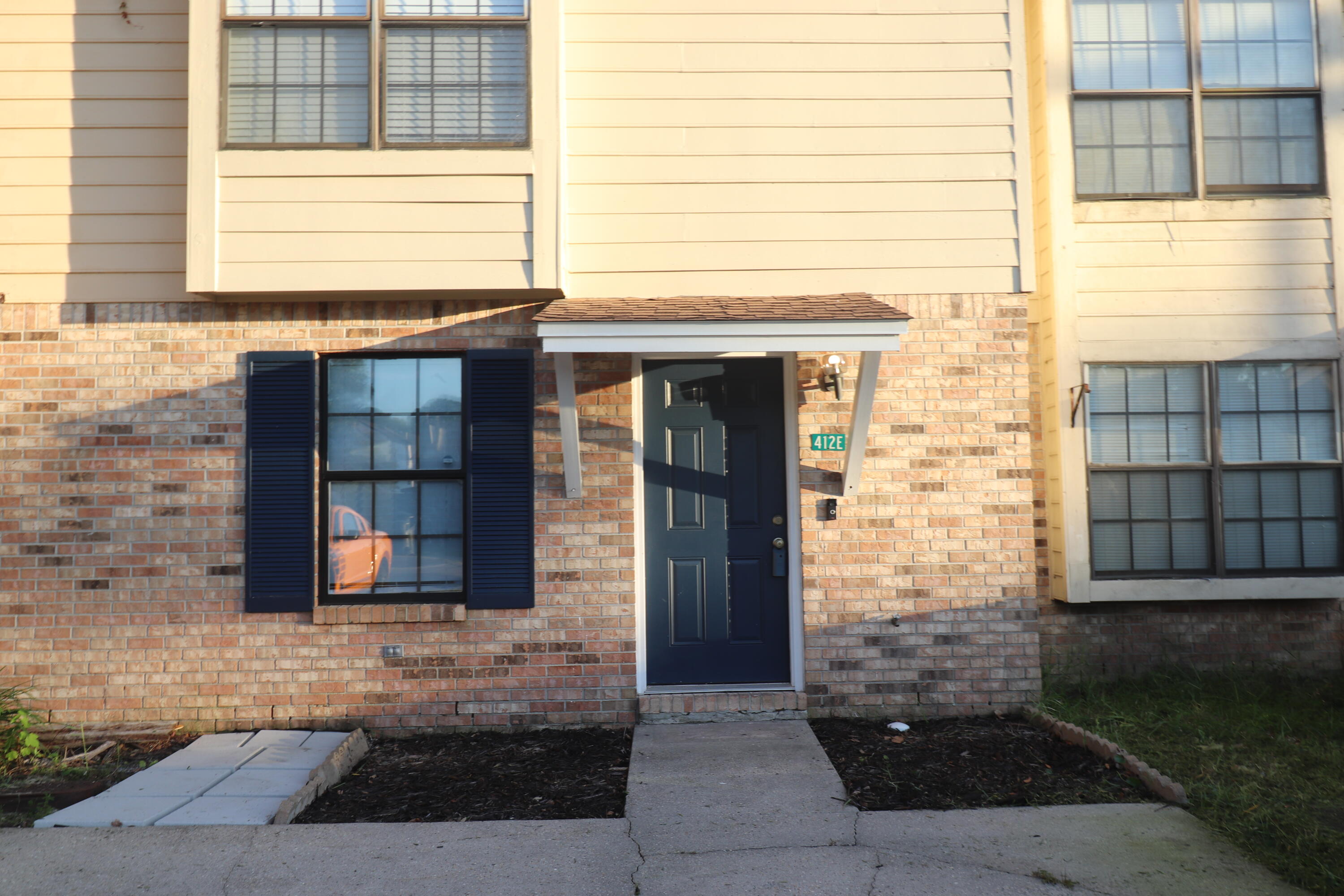 Great opportunity to own in downtown Fort Walton beach. This property would be great for a first time home buyer or an investor looking for a turn-key property. This property is up to date with a new roof and fresh paint on the exterior. The AC was installed in 2019; Roof was replaced Dec.2021. New Luxury vinyl plank flooring upstairs. Schedule your viewing today. Owner is a Licensed Florida Realtor