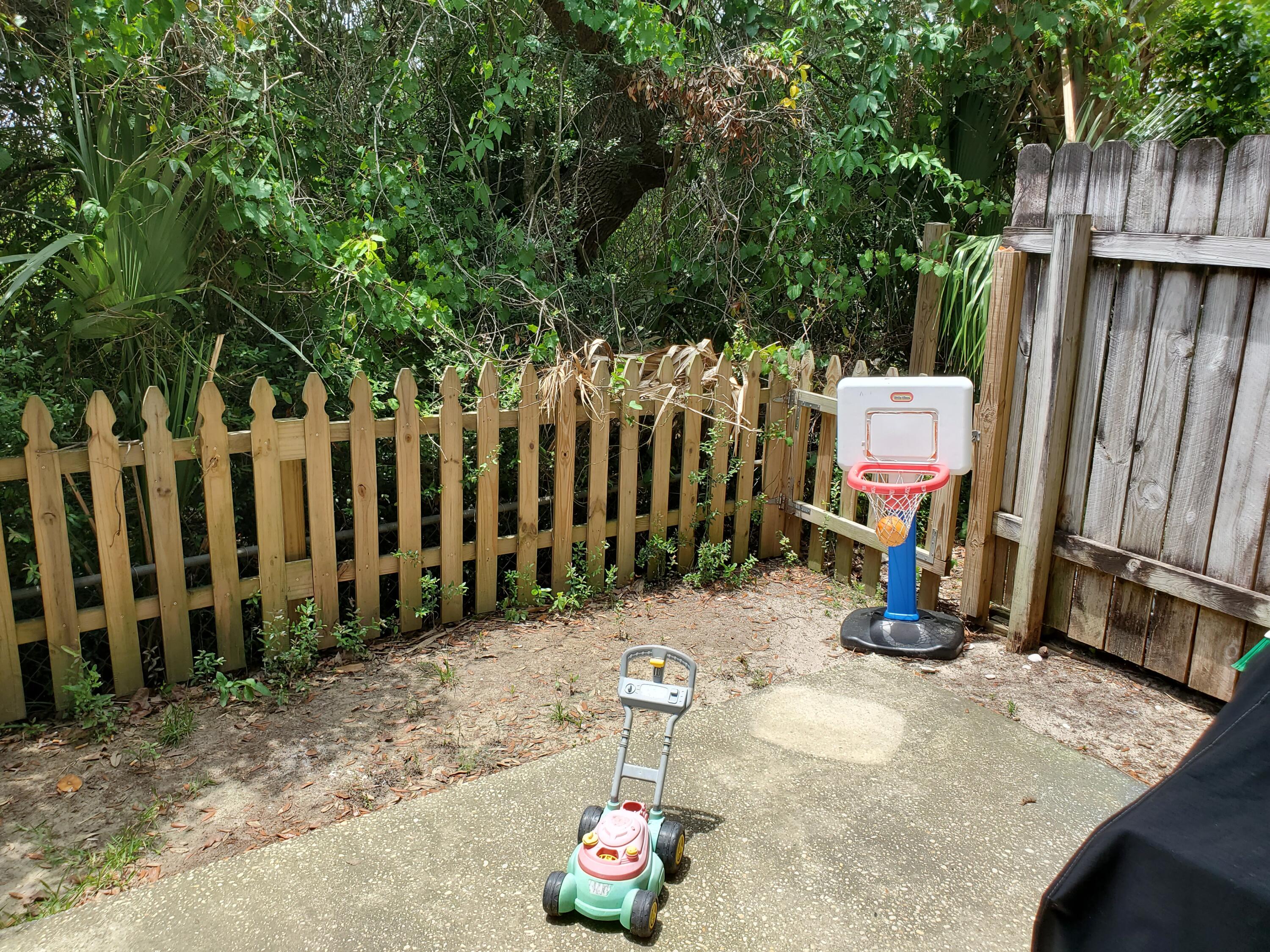 SOIGNE (SOUNDSIDE) - Residential