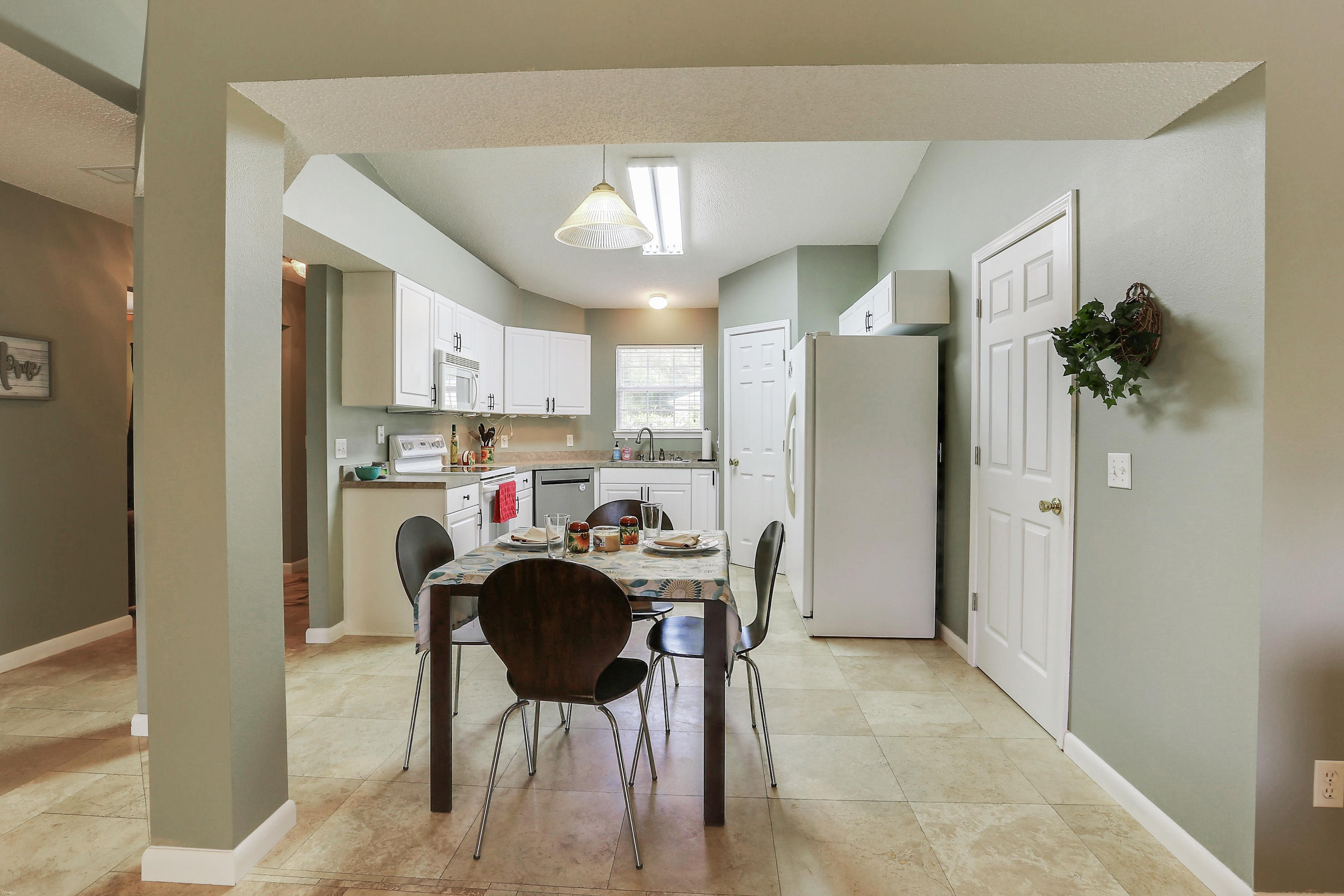 COUNTRYVIEW ESTATES 8TH ADDN - Residential