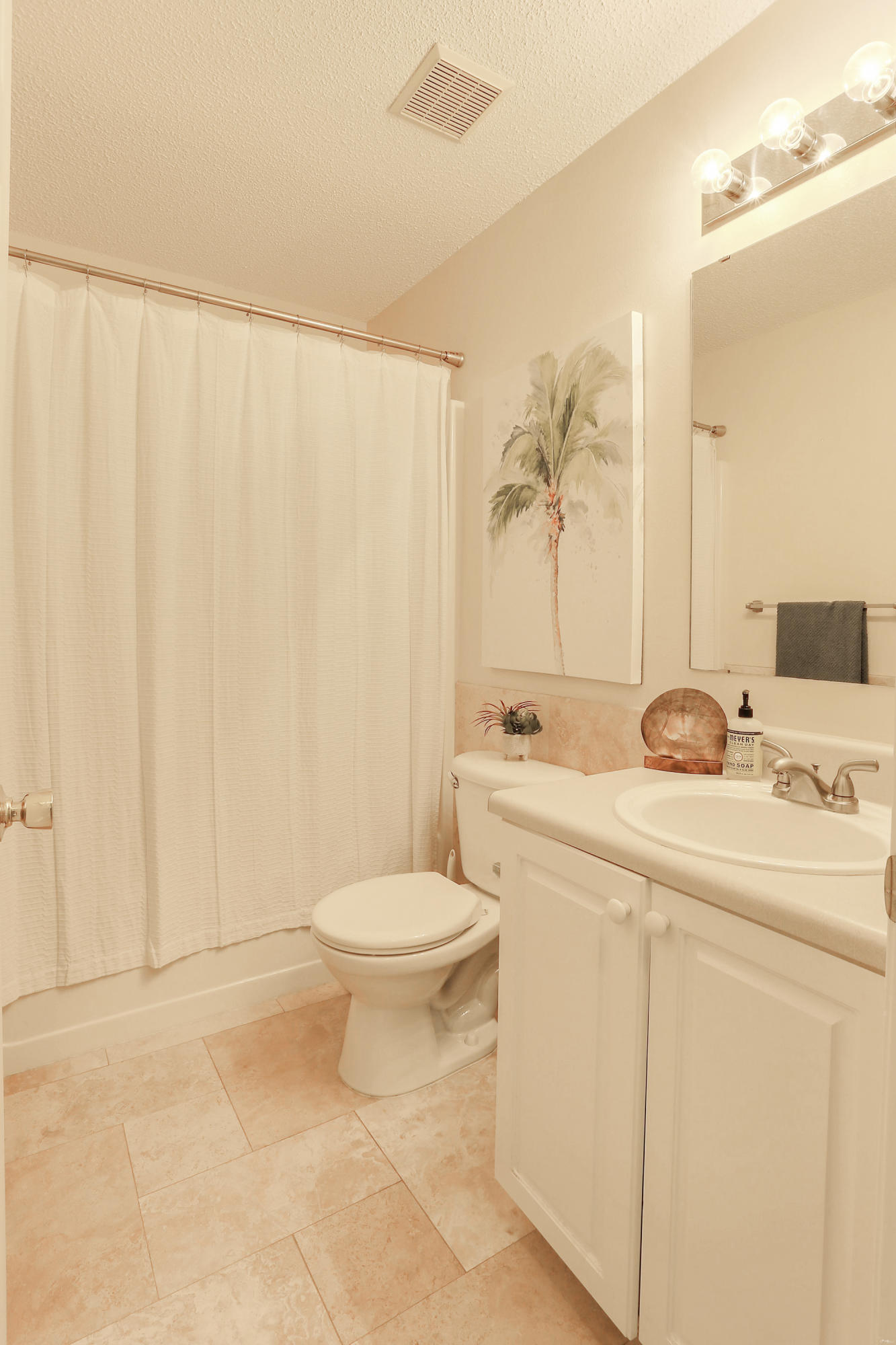COUNTRYVIEW ESTATES 8TH ADDN - Residential