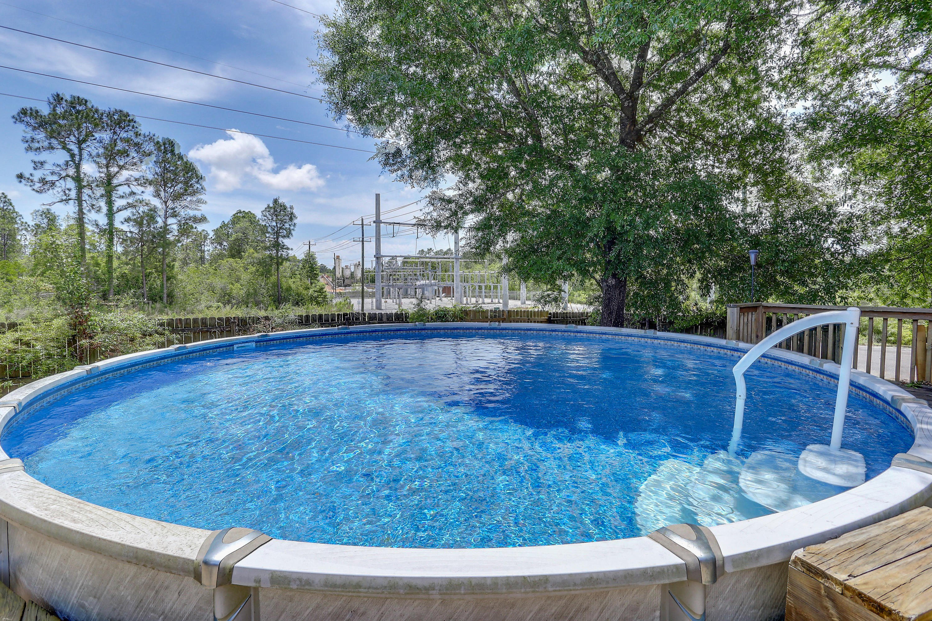 COUNTRYVIEW ESTATES 8TH ADDN - Residential