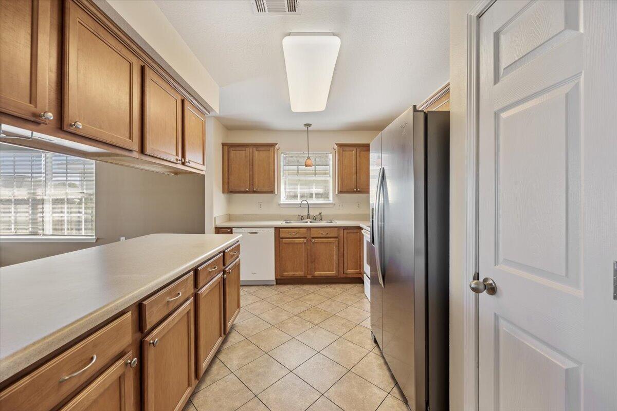 SHADOW LAKES - Residential