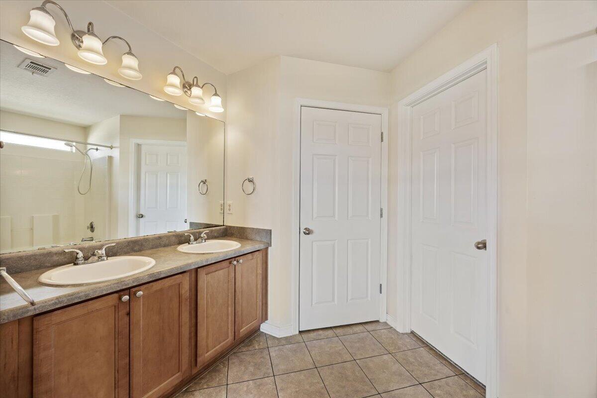 SHADOW LAKES - Residential