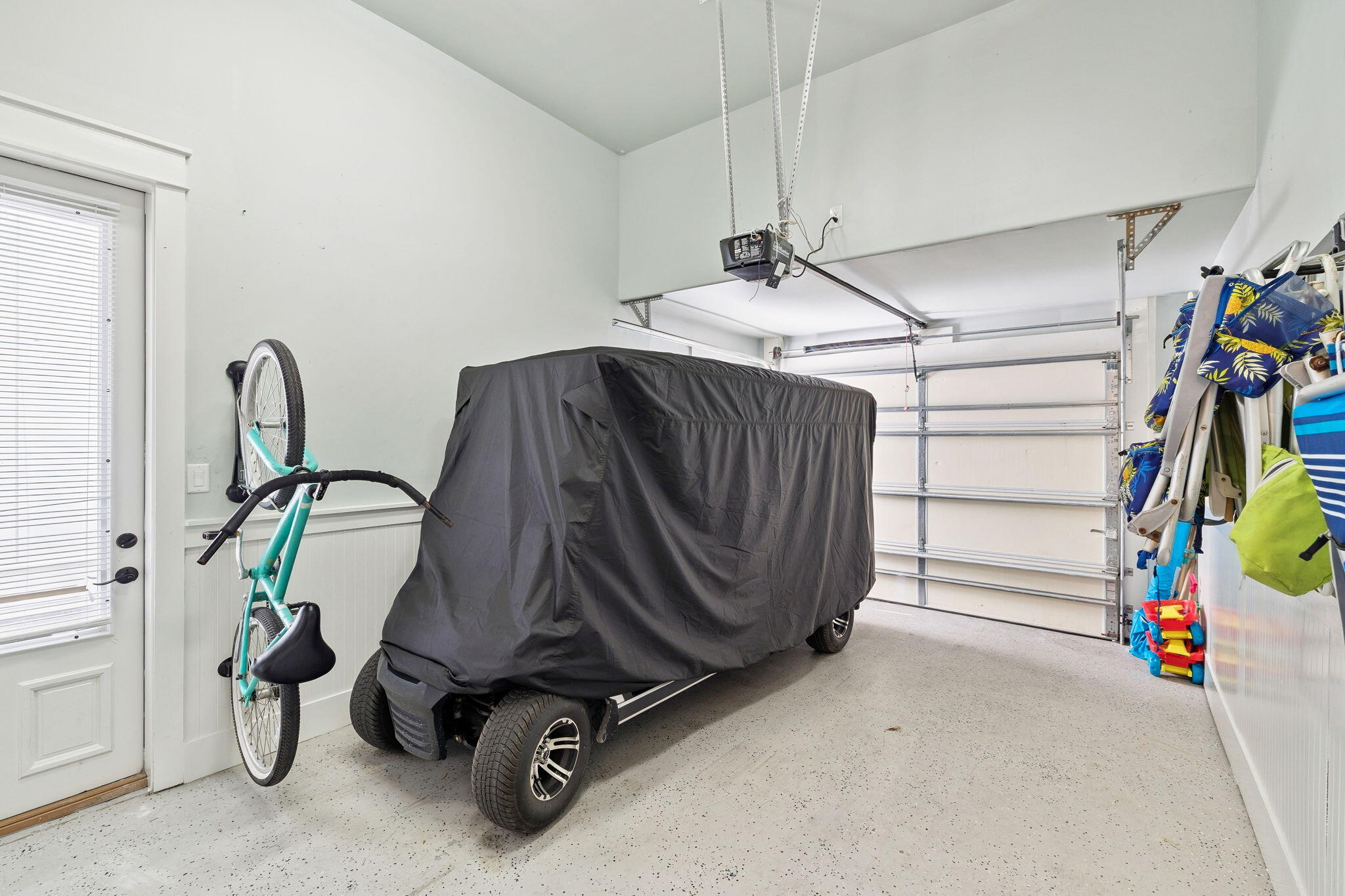 COTTAGES AT EASTERN LAKE - Residential