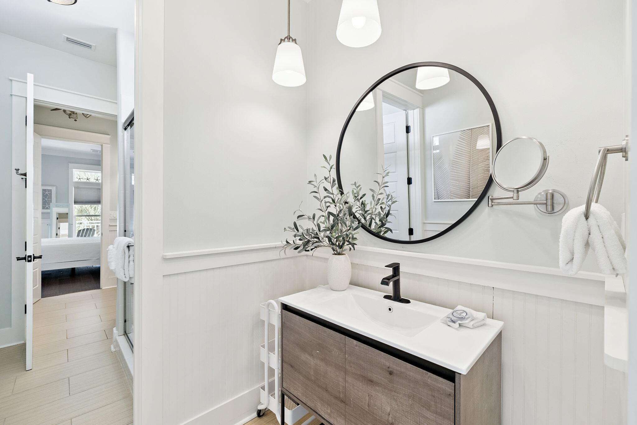 COTTAGES AT EASTERN LAKE - Residential