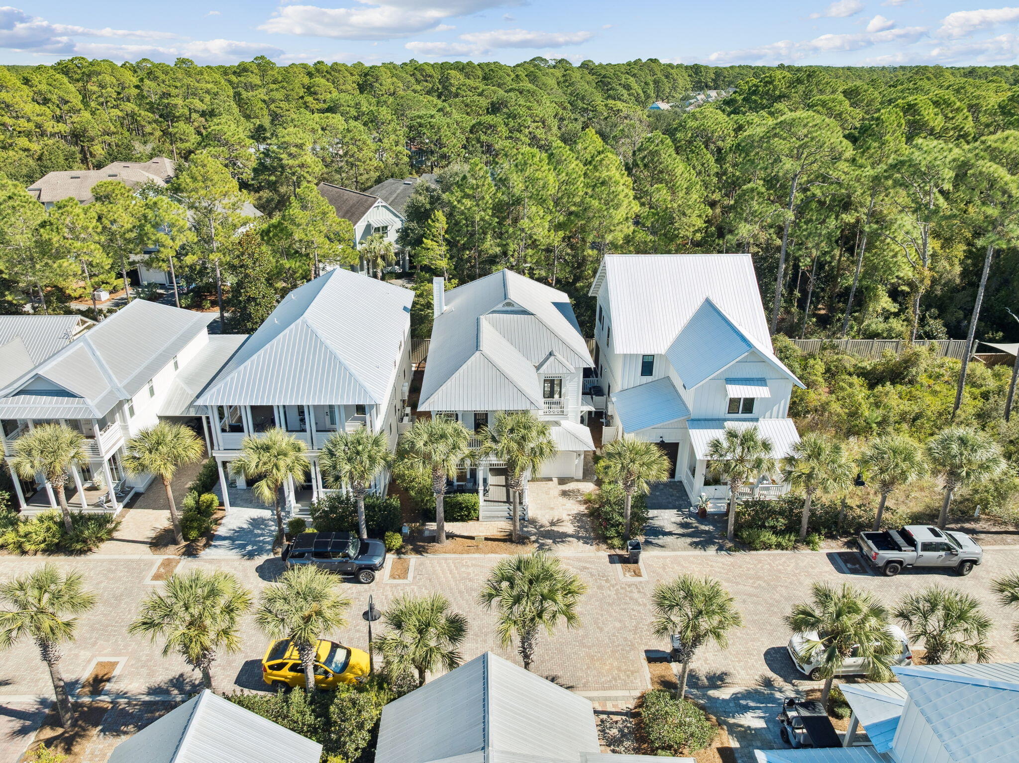 COTTAGES AT EASTERN LAKE - Residential