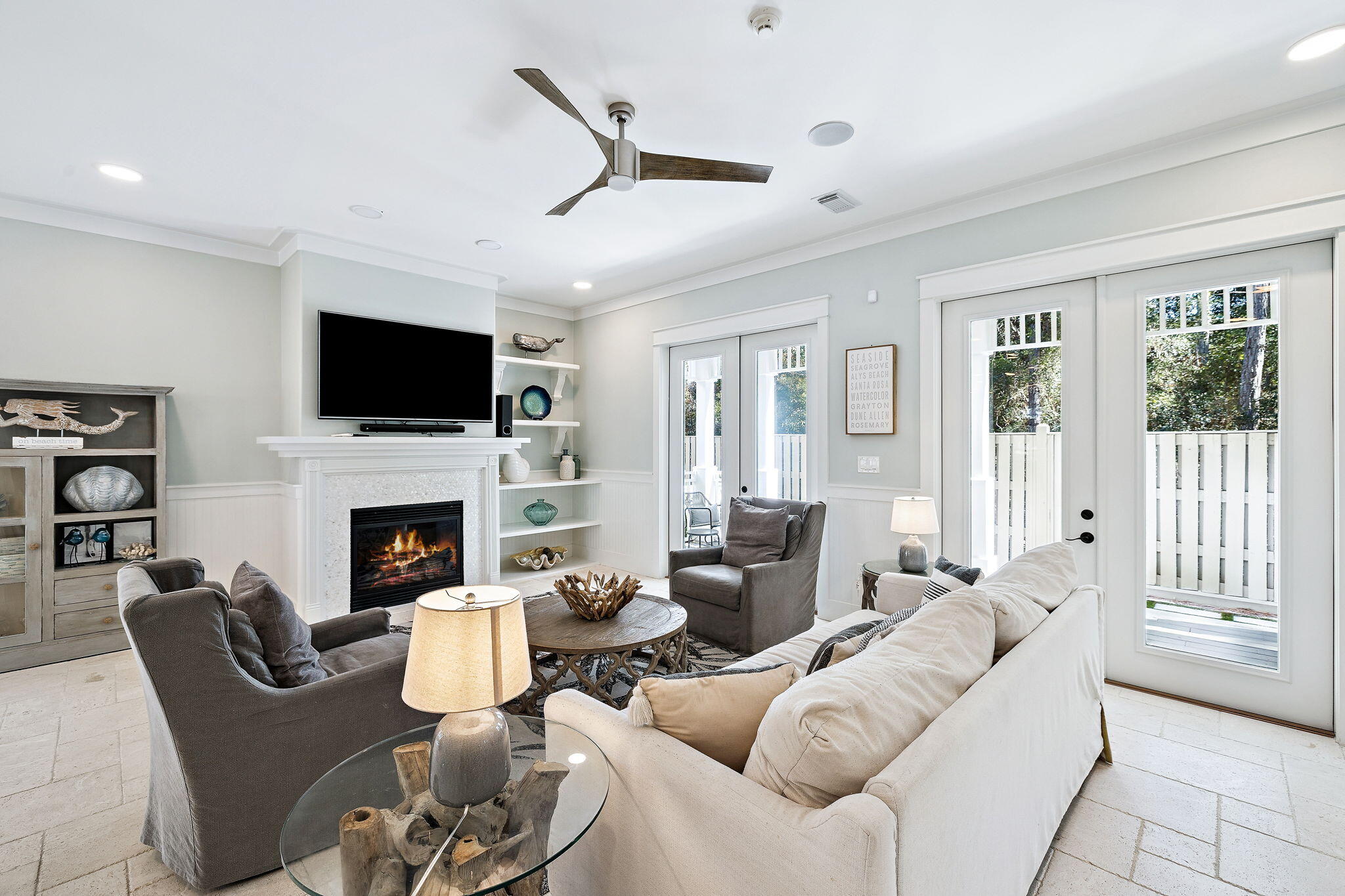 COTTAGES AT EASTERN LAKE - Residential