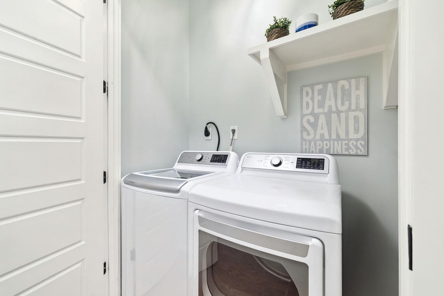 COTTAGES AT EASTERN LAKE - Residential