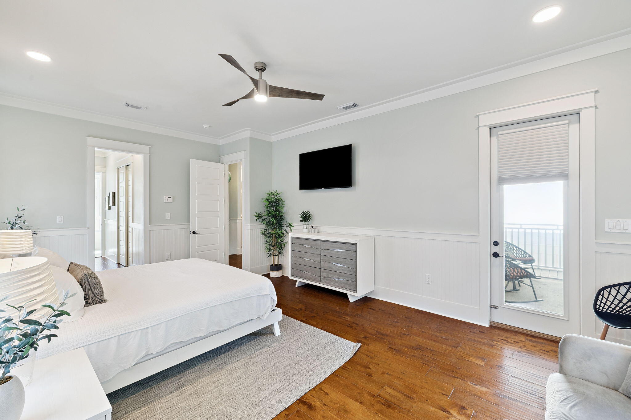 COTTAGES AT EASTERN LAKE - Residential