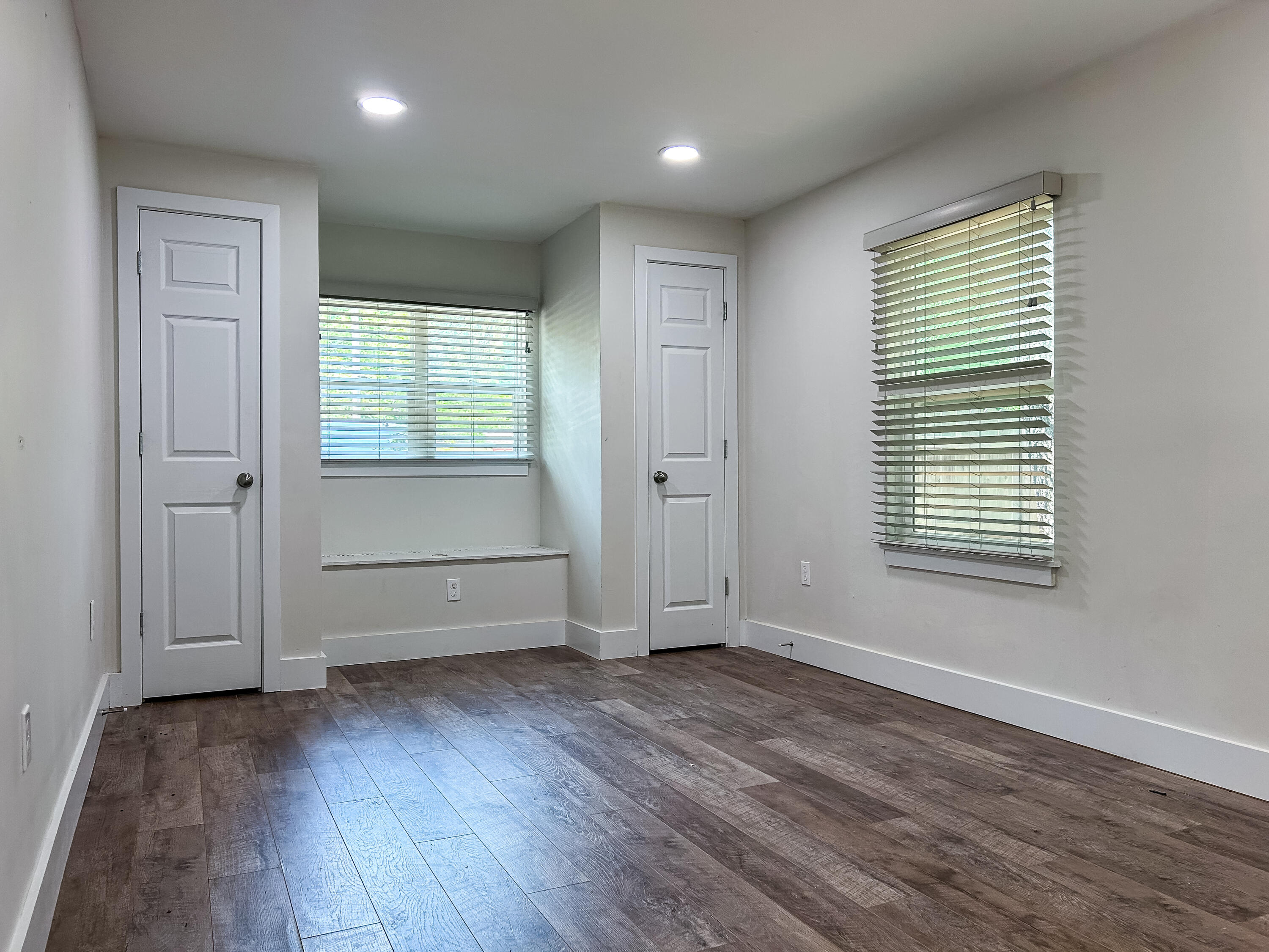 ELLIOTTS POINT 10TH ADDN - Residential Lease