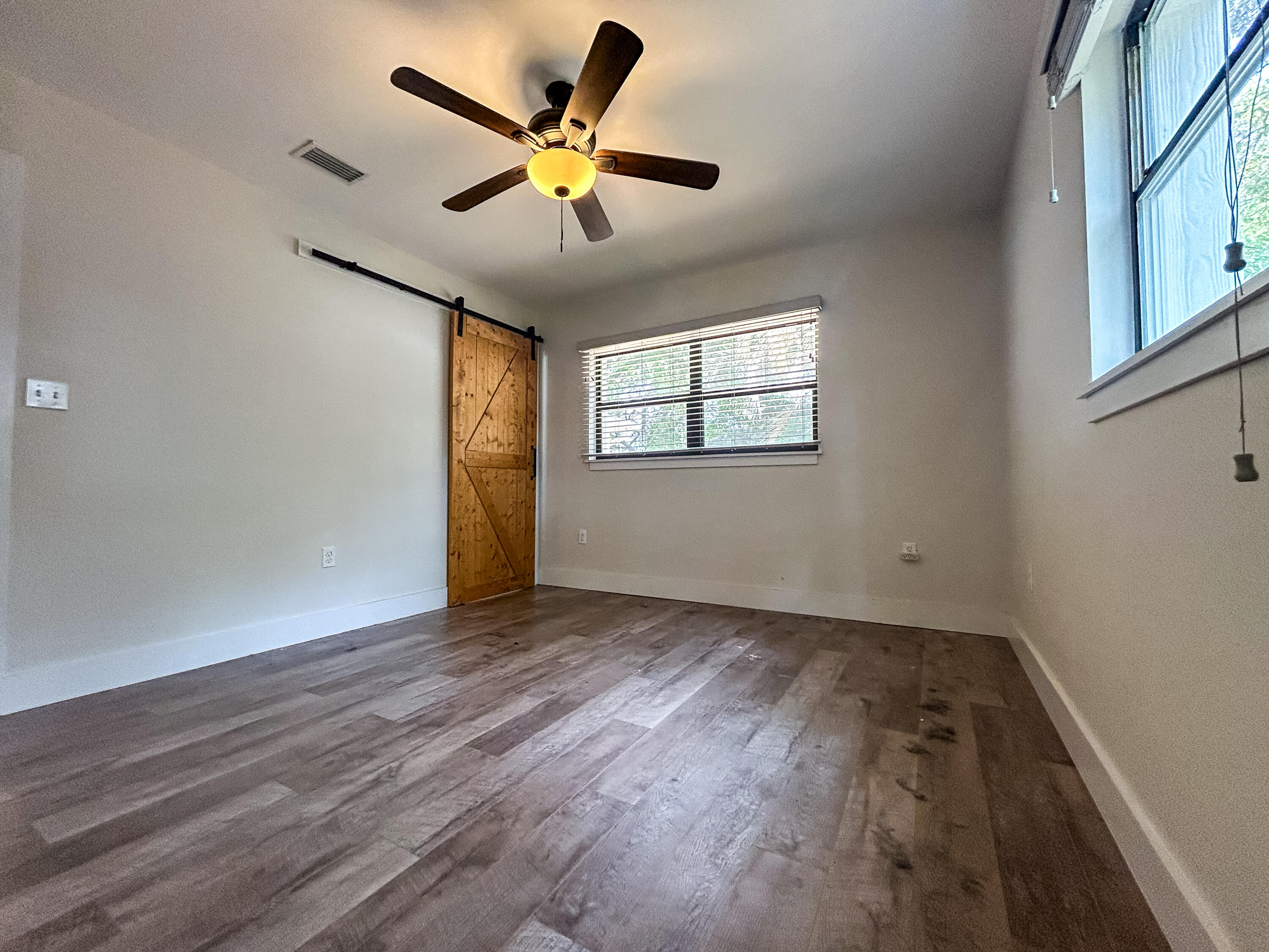 ELLIOTTS POINT 10TH ADDN - Residential Lease