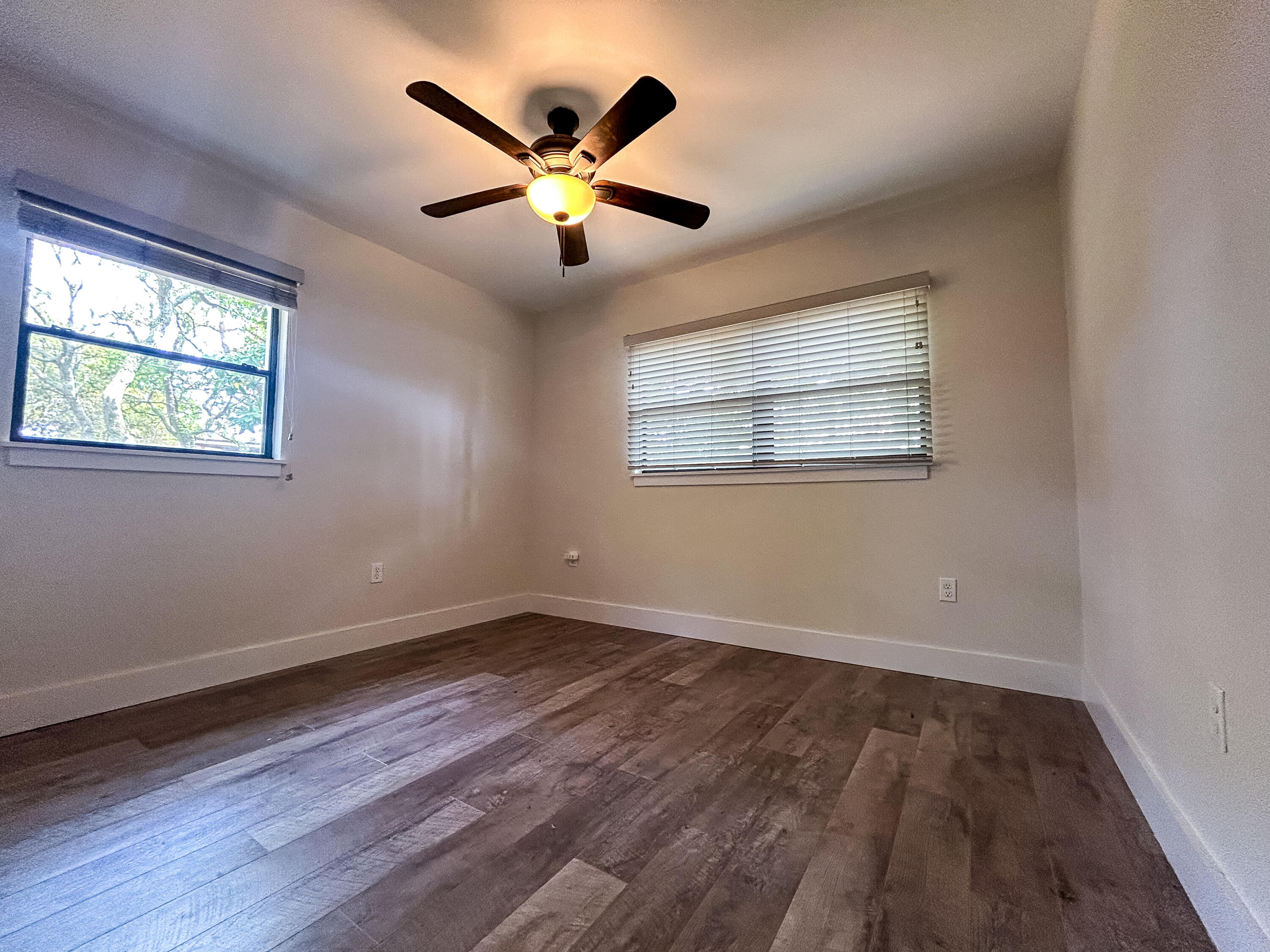 ELLIOTTS POINT 10TH ADDN - Residential Lease
