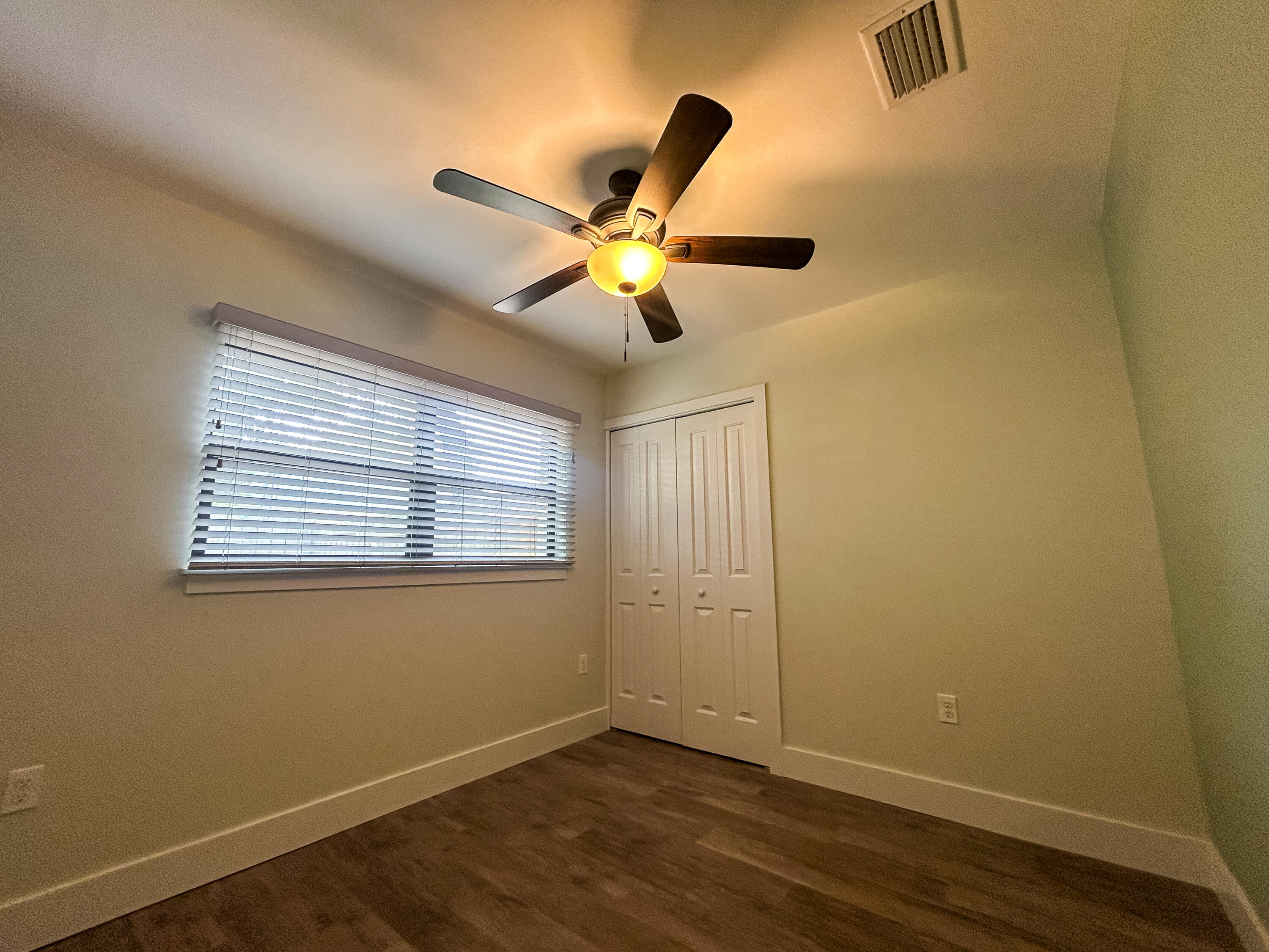 ELLIOTTS POINT 10TH ADDN - Residential Lease