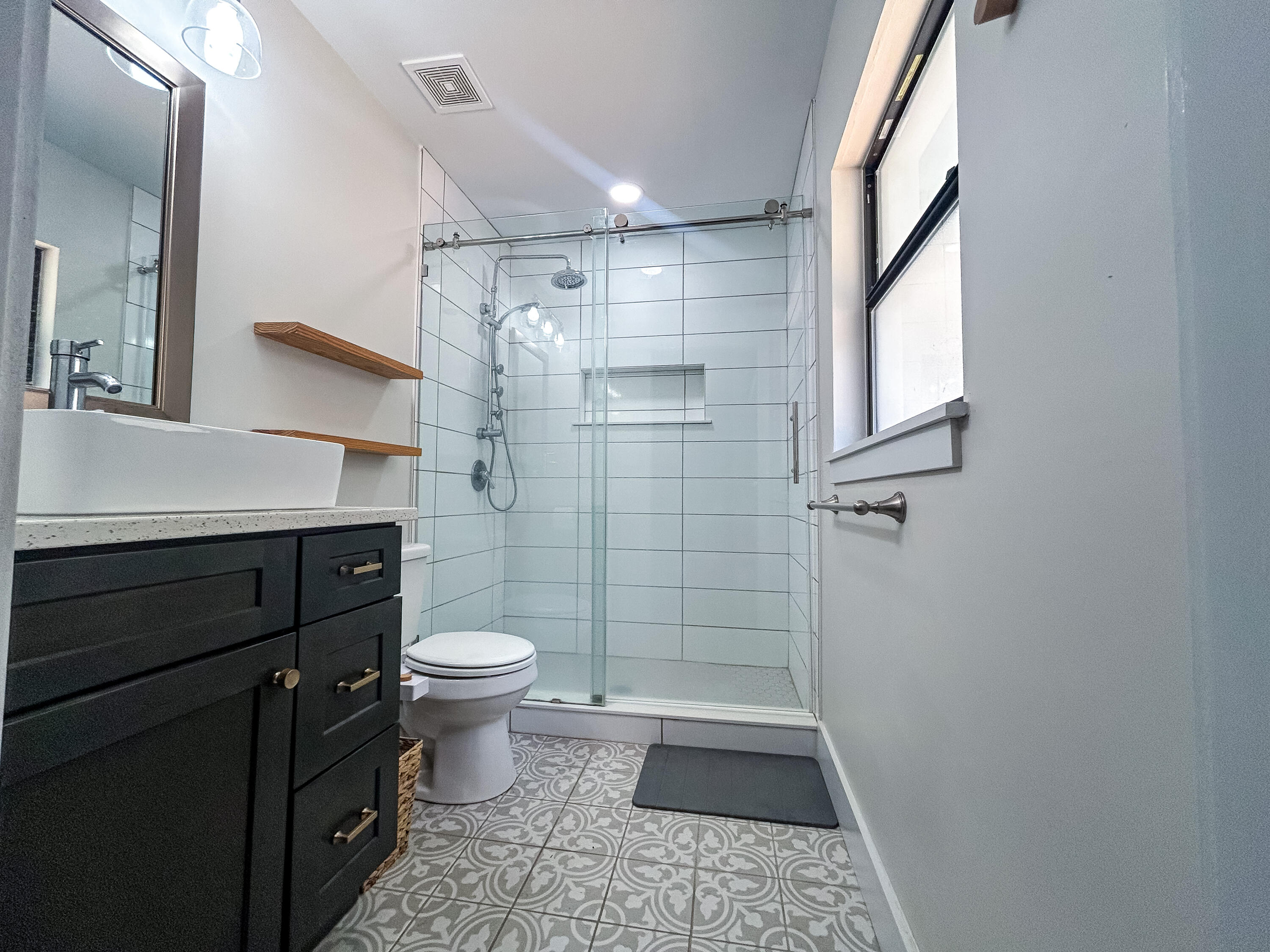 ELLIOTTS POINT 10TH ADDN - Residential Lease