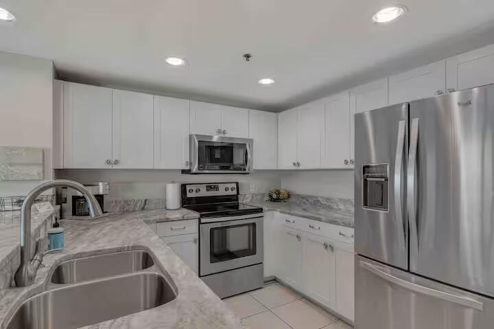 STERLING SHORES - Residential