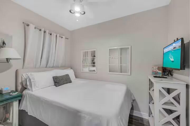 STERLING SHORES - Residential