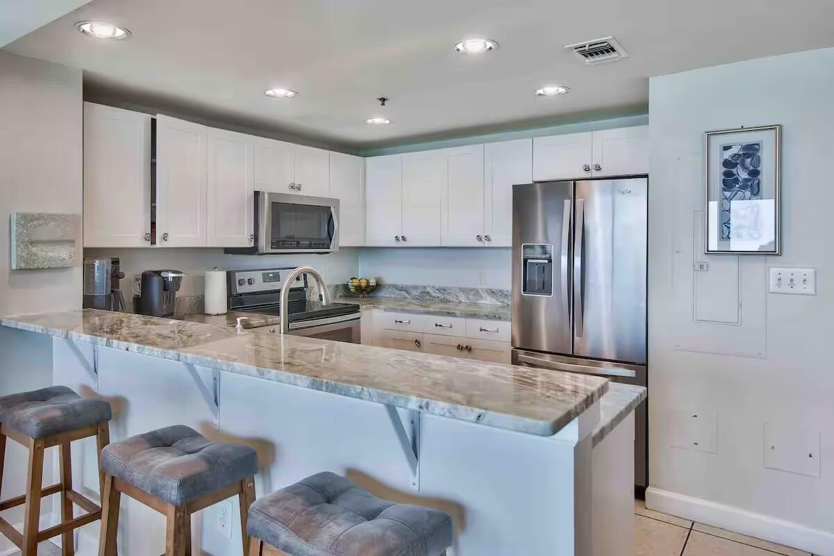 STERLING SHORES - Residential