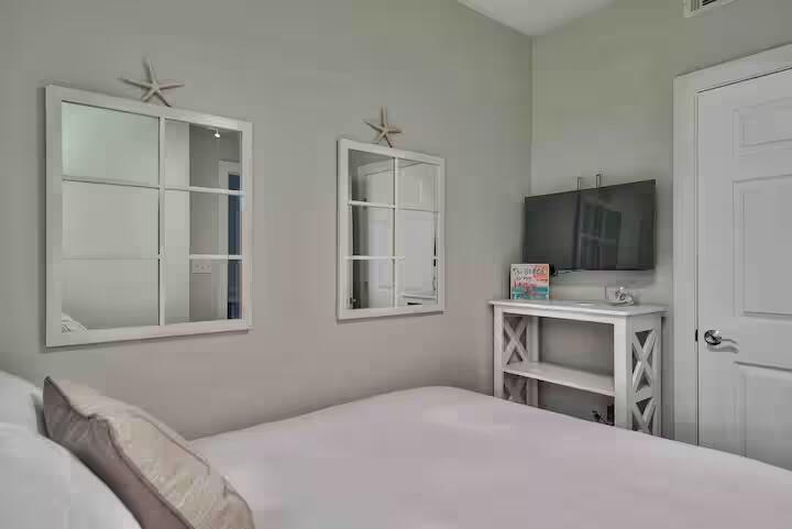 STERLING SHORES - Residential