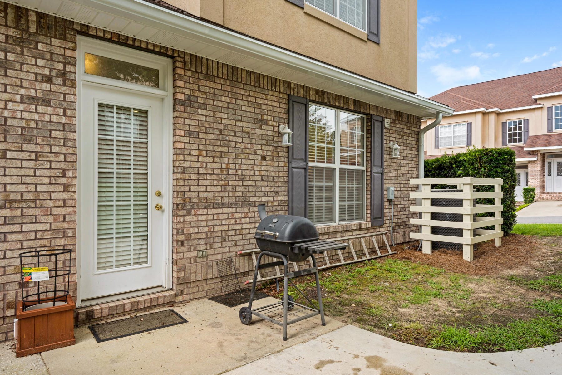 WALTON OAKS - Residential