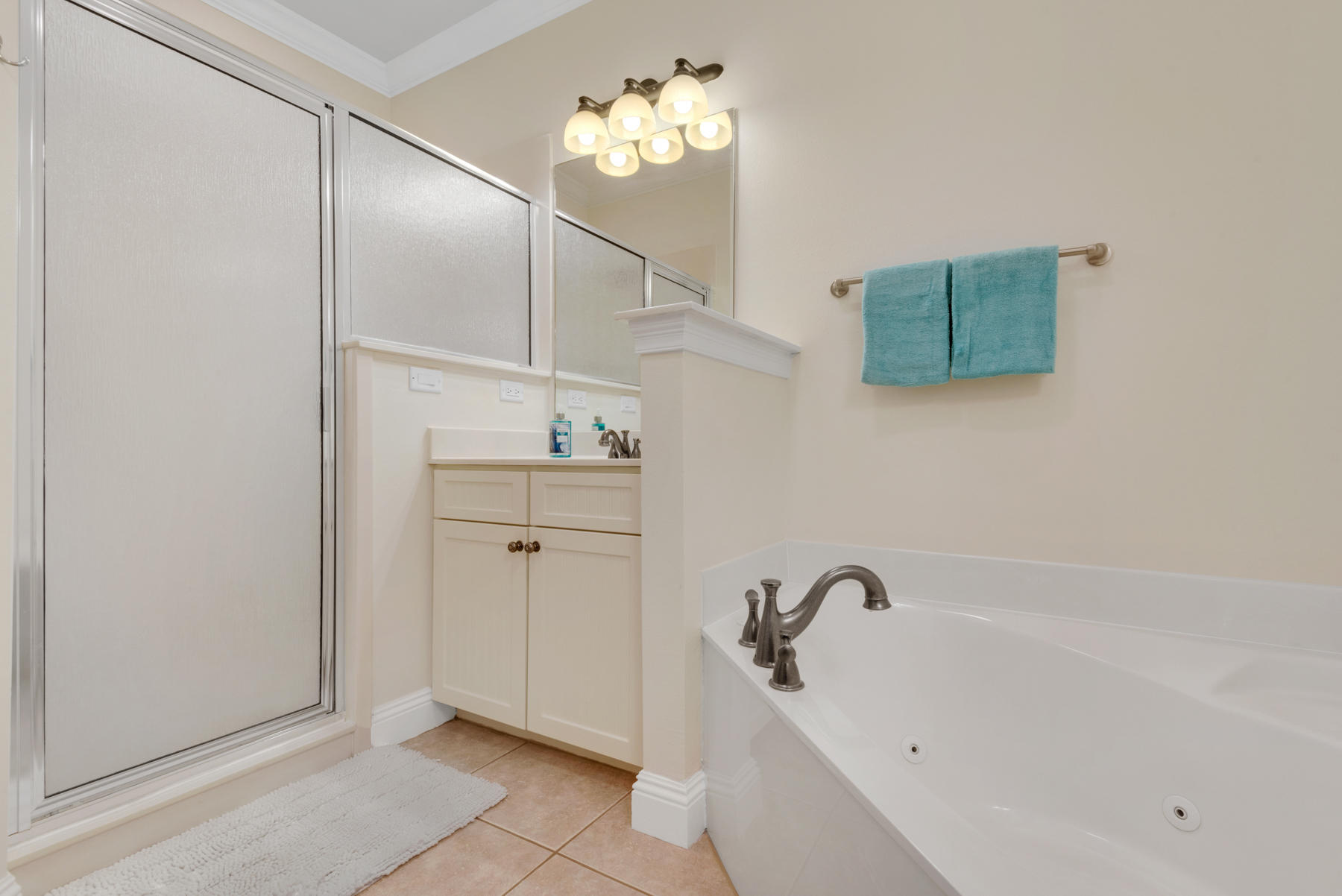 WALTON OAKS - Residential