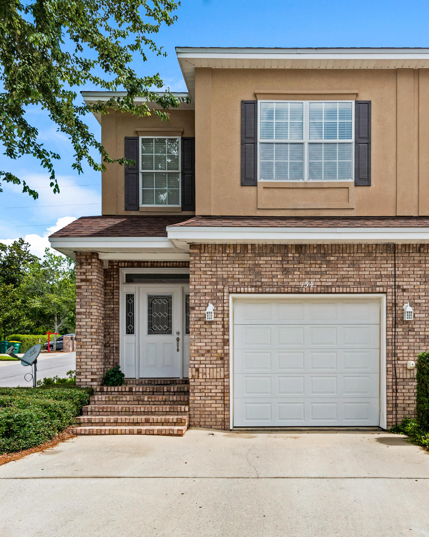 WALTON OAKS - Residential