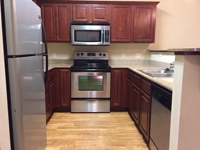 ARBOR LAKE PHASE 1 - Residential Lease