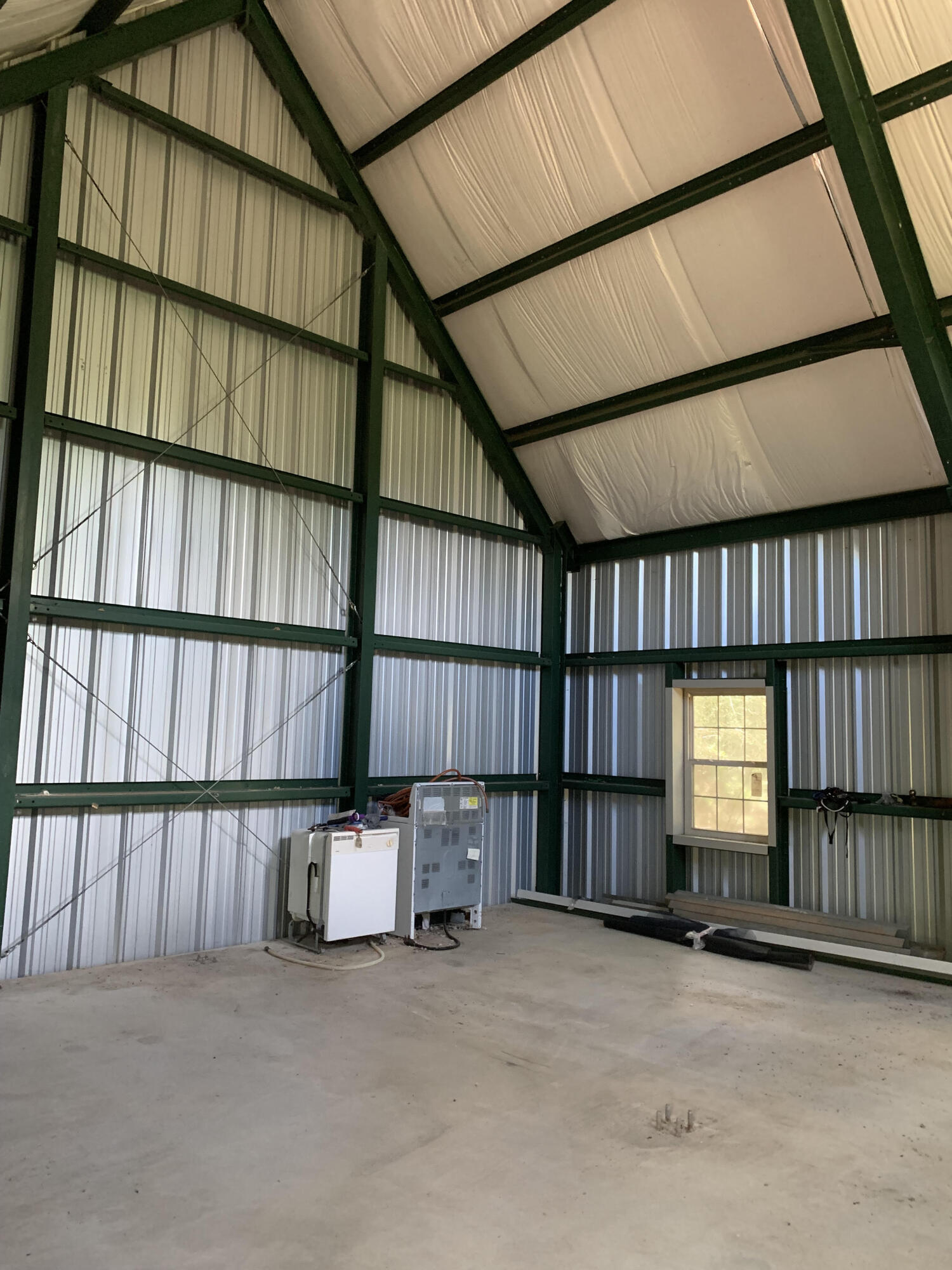 KENNEDY LAKE (UNRECORDED) - Land