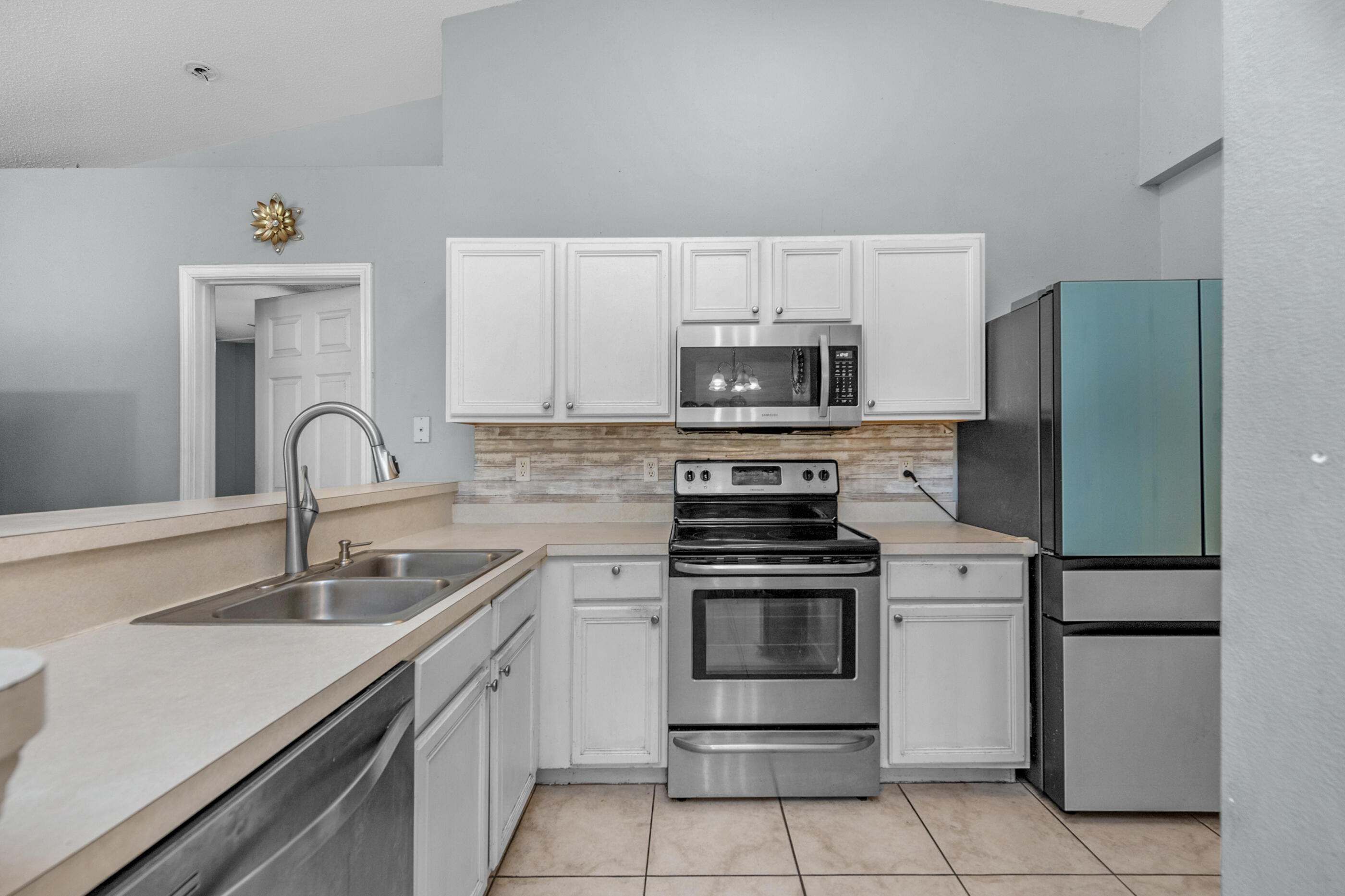 RIDGE CREST PH I - Residential