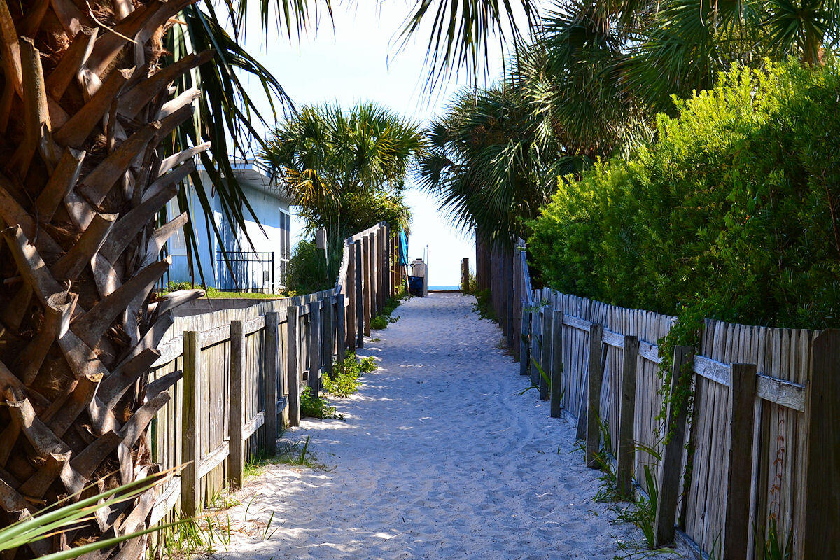 GULF PLACE RESIDENCES - Residential