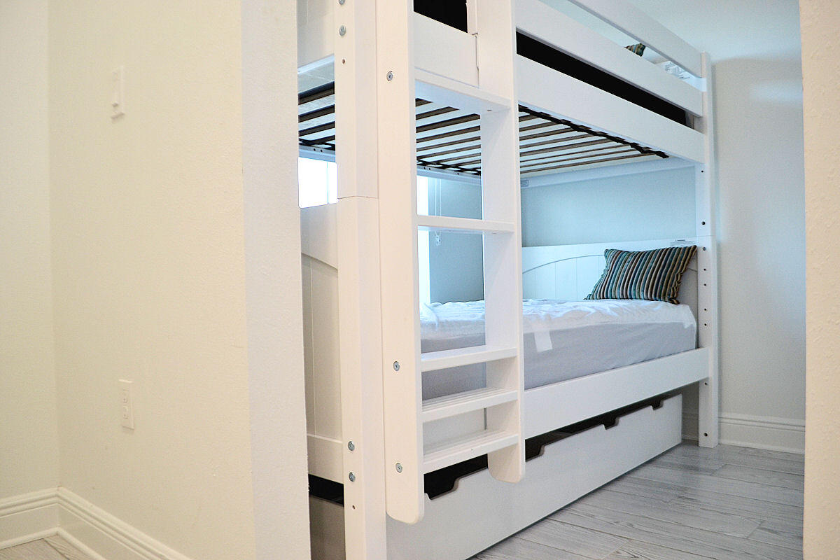 GULF PLACE RESIDENCES - Residential