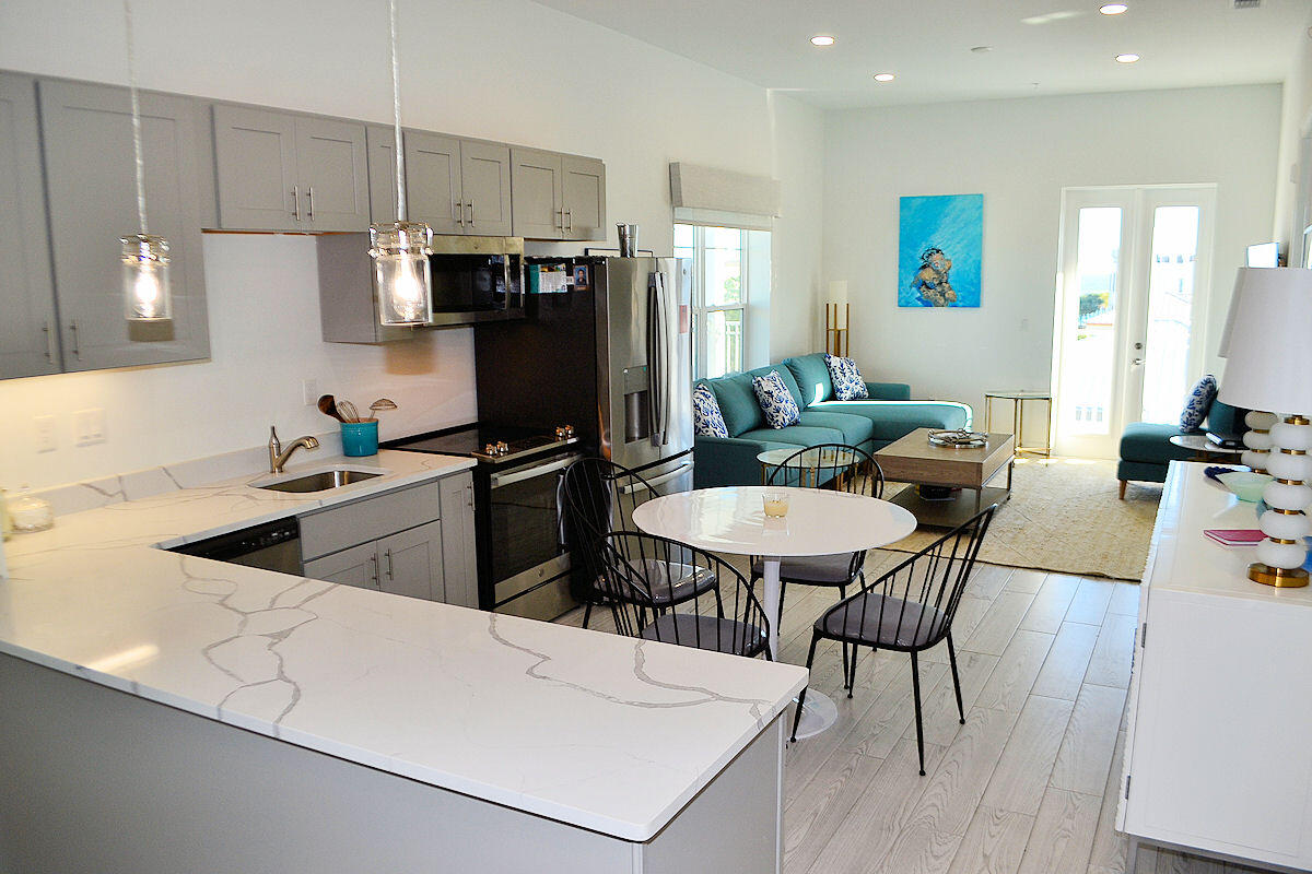 GULF PLACE RESIDENCES - Residential