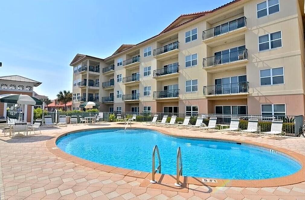 EMERALD WATERS - Residential