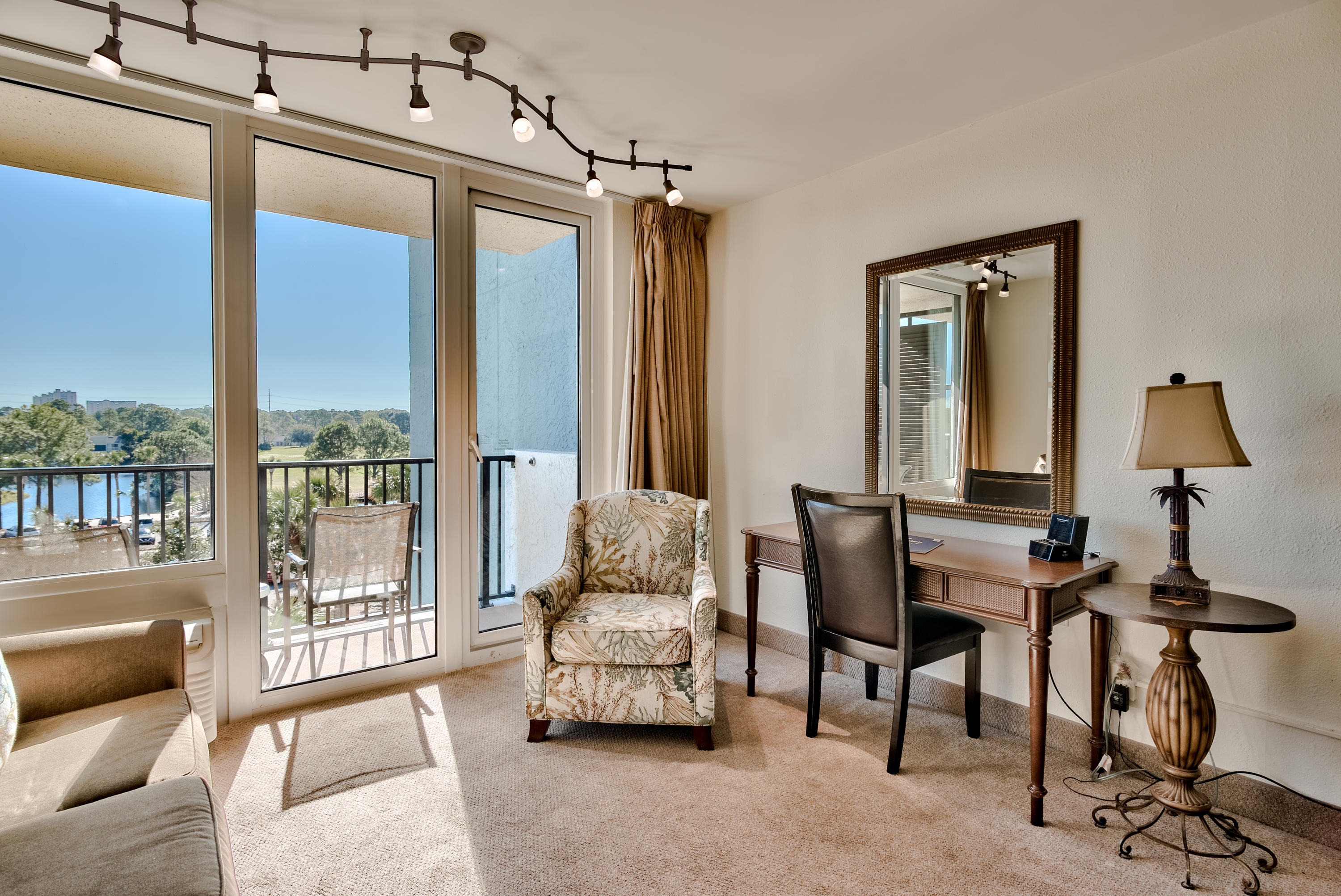 BAYSIDE CONDO SANDESTIN - Residential