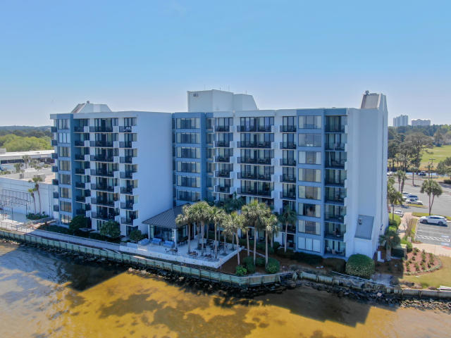 BEST DEAL IN SANDESTIN! Welcome to Bayside, Sandestin's premier condominium fronting the Choctawhatchee Bay and overlooking the Links, 1 of 4 golf courses on property. This is an ''A'' rated Studio on the 5th floor with with a NEW HVAC system. As an owner in Sandestin, you will enjoy access to miles of sandy white beaches, 4 championship golf courses, The Village of Baytowne Wharf, full service marina, tennis center, walking and bike trails, and a professionally staffed fitness center with spa.