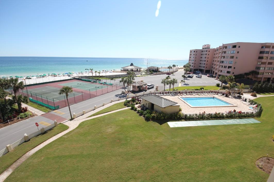 ISLANDER CONDO - Residential